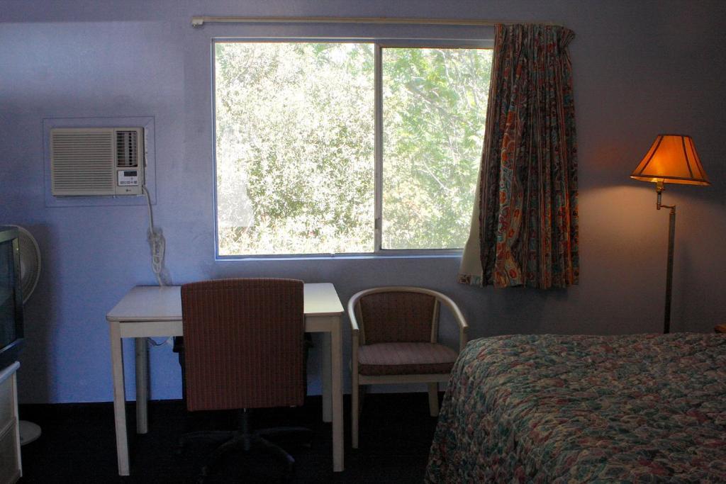 Homestead Motel サンルイスオビスポ 部屋 写真